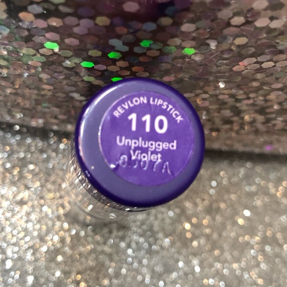 BN-Still Sealed! Revlon Lipstick Unplugged Violet - Picture 2 of 3
